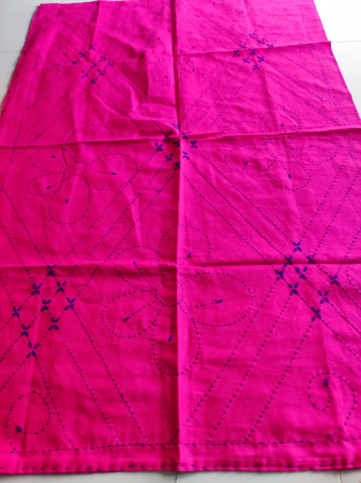 হ্যান্ডমেড বেড কভার — ভিউ 1